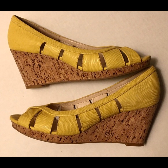 Nine West Yellow Cork Wedge Open Toe Heel - Picture 3 of 5